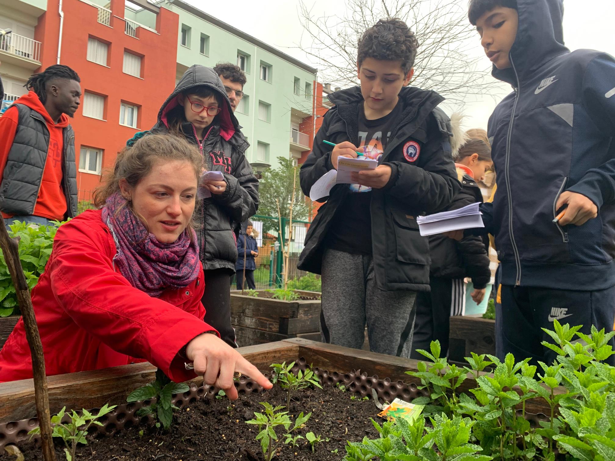 La directrice du CCSBN et les étudiants de l'IUT sont interviewés par les apprentis journalistes